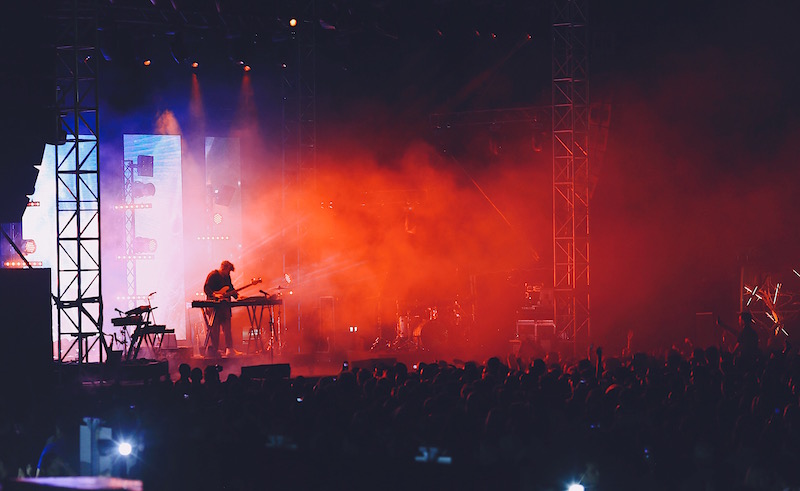 Bonobo Takes Groove on the Grass by Storm 