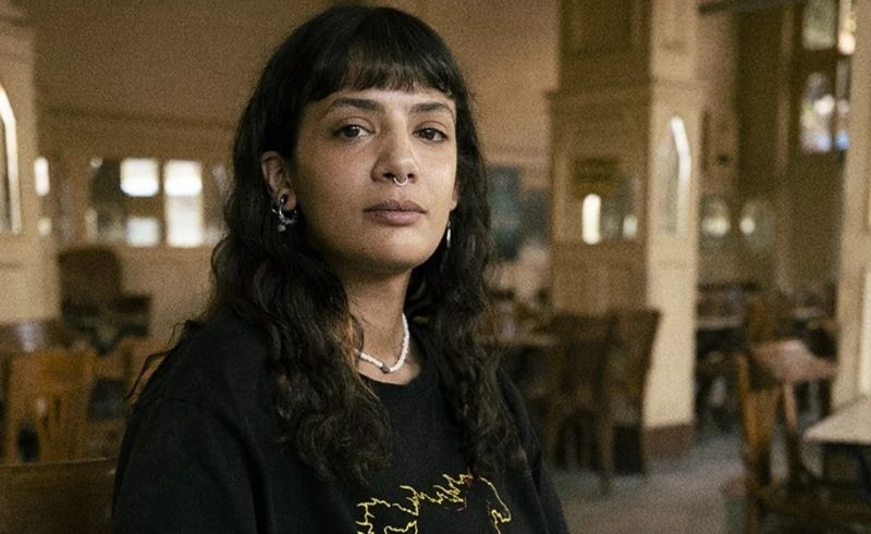 Jana Delivers a Sleek & Bass-Heavy Sound on New EP ‘Khazan A7zan’