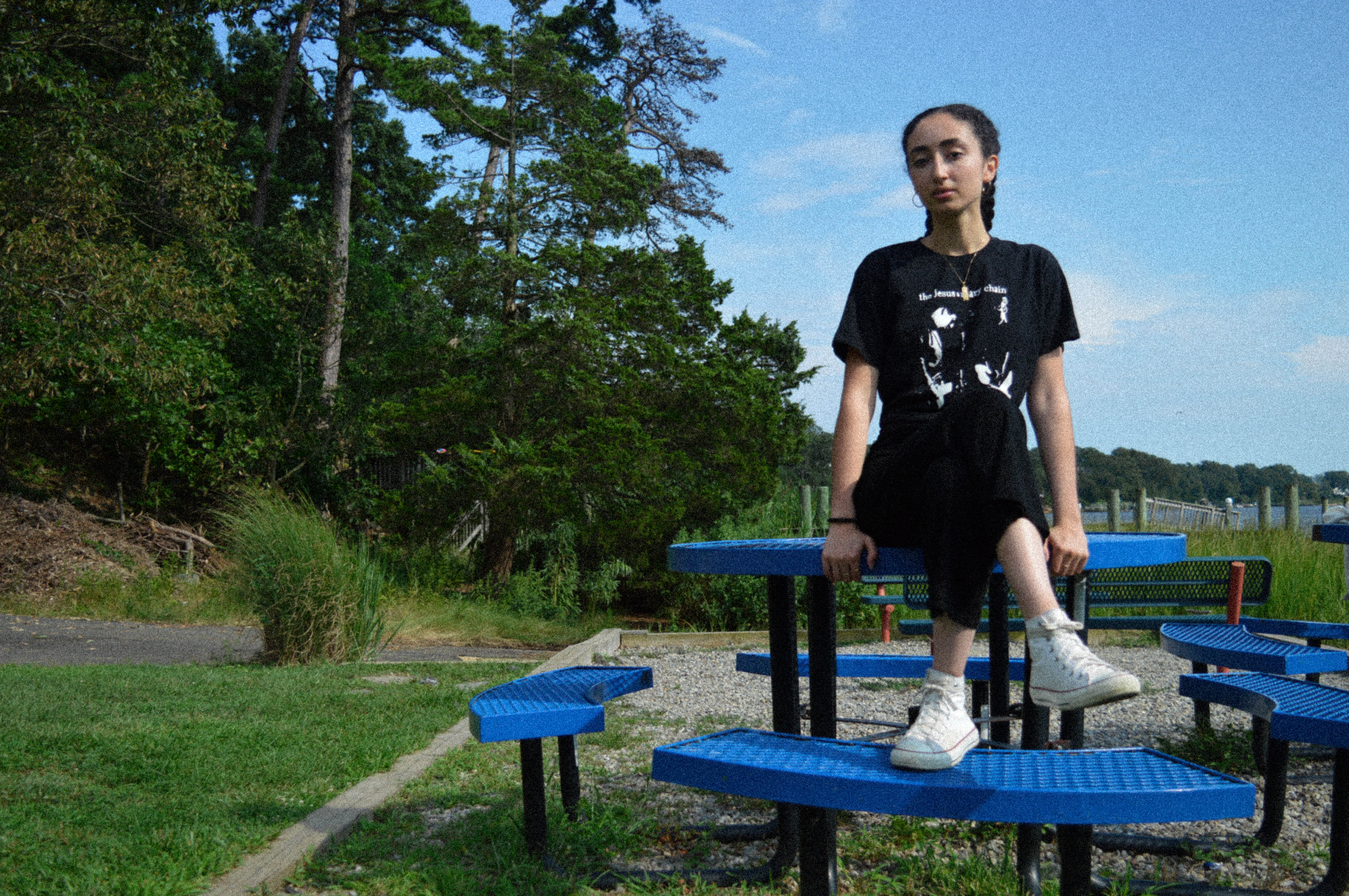 NYC-Based Egyptian Singer/Songwriter Teen Idle On Heartbreak, Identity, and Dream-Pop