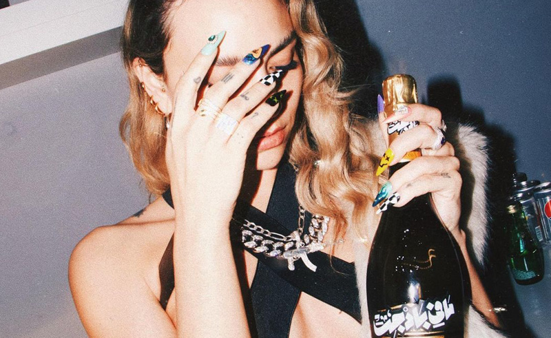 Lebanese Indie Pop Artist Blu Fiefer Drops ‘Nazele Big Champagne’