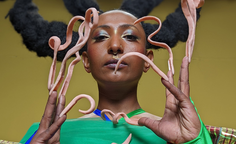 Sudanese Artists Alsarah, Flippter & Sufyvn Team Up In 'Farasha'