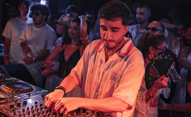 Rolbac Announced as First Arab Artist to Sign with Purple Wall 