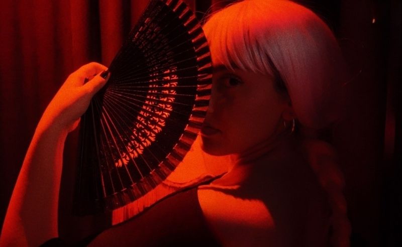 Ilaria Drapes Arabic Rhythms in Hazy R&B Melodies on ‘Ma2soom’